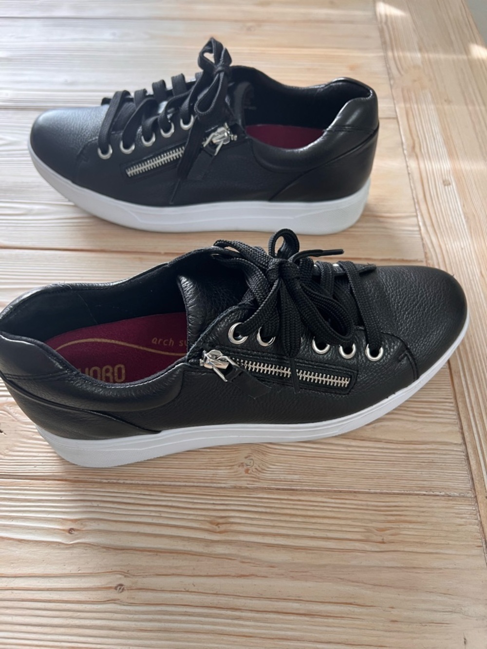 Munro Tilly Black Leather Sneakers Size 10 Zip Comfort Shoes - Picture 2 of 5